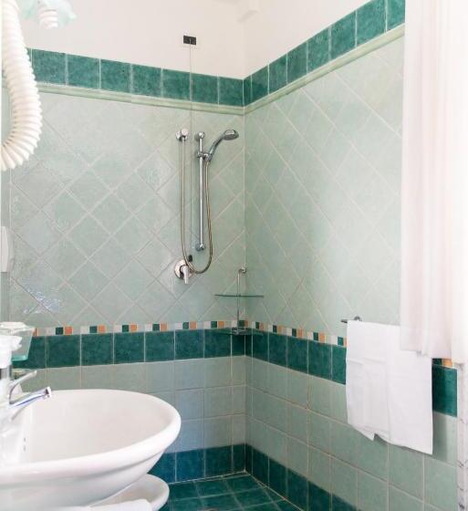 اتاق استاندارد سه تخته با چشم‌انداز, Arco Del Vento