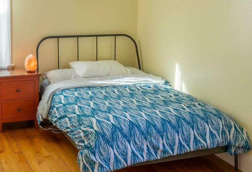 이코노미 룸, Boston Homestel