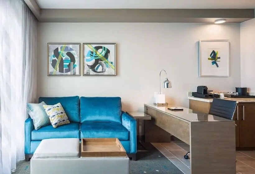 身障者適用スイートルーム, Best Western Premier Hotel At Fisher S Landing