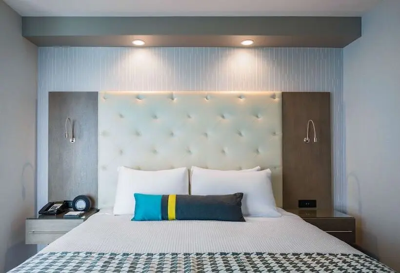 身障者適用スイートルーム, Best Western Premier Hotel At Fisher S Landing
