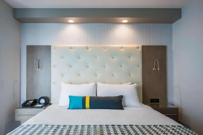 キングサイズベッドのスイートルーム, Best Western Premier Hotel At Fisher S Landing