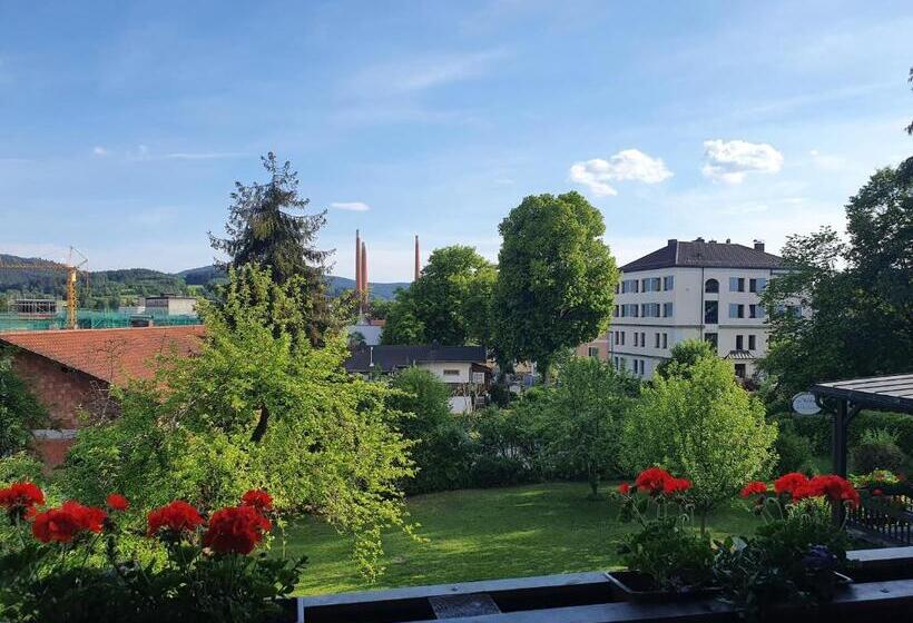 غرفة ديلوكس مزودة بشرفة, Zur Waldbahn