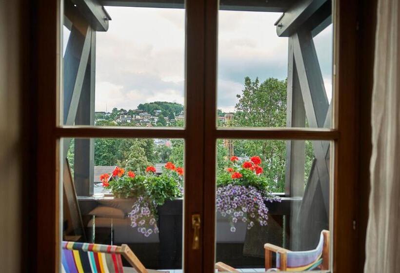 غرفة سوبيريور, Zur Waldbahn