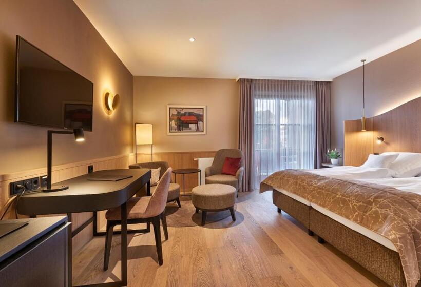 غرفة ديلوكس مزودة بشرفة, Zur Waldbahn