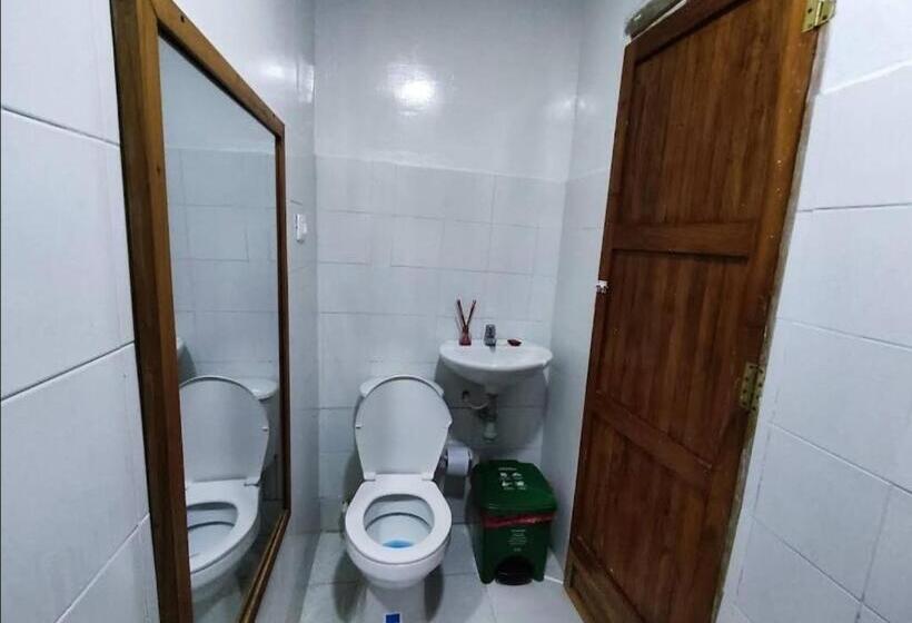 غرفة قياسية, La Choza