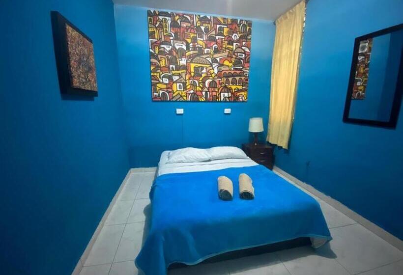 اتاق استاندارد, Lienzo Hostel And Mural Art Museum