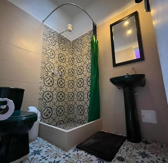 اتاق لوکس, Lienzo Hostel And Mural Art Museum