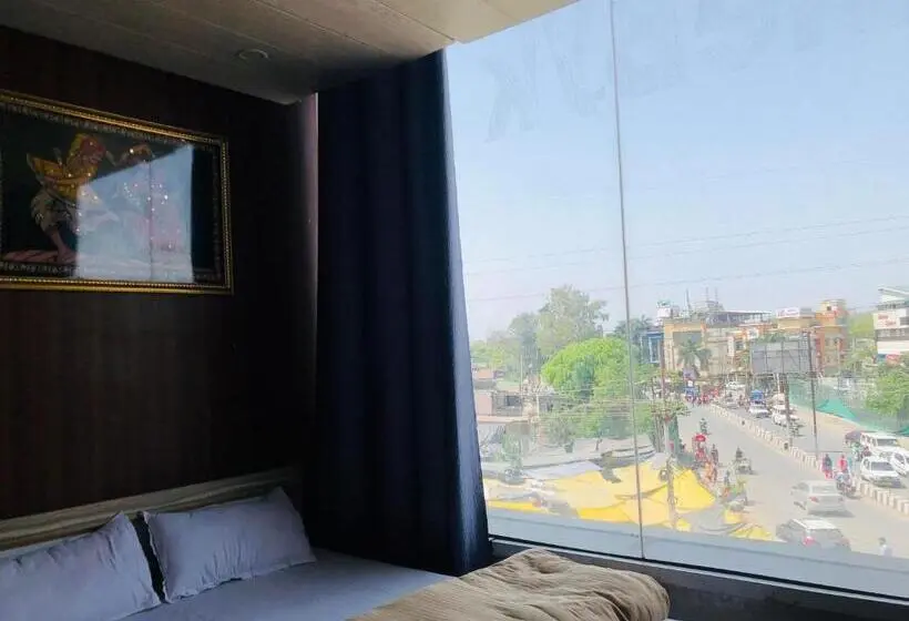 Economy Zimmer, Nomads House