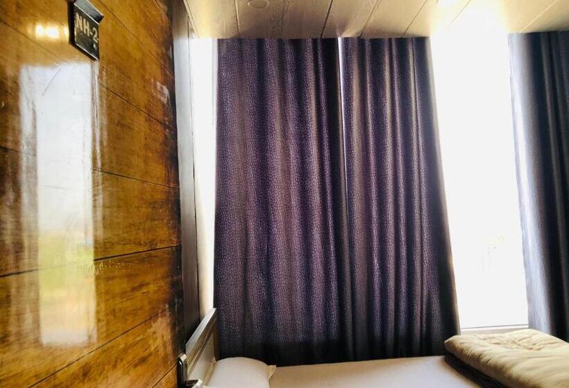 エコノミールーム, Nomads House
