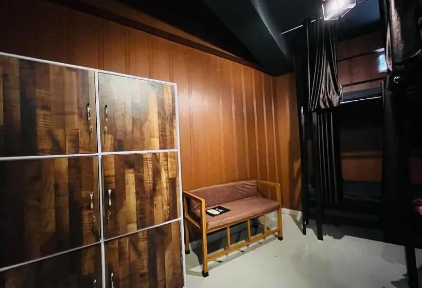 Geteiltes Mehrbettzimmer, Nomads House