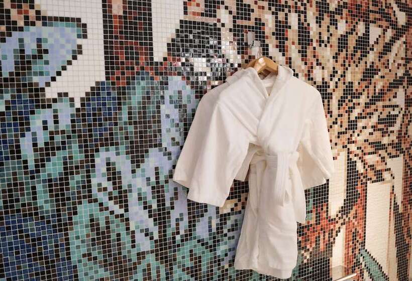 2 Bedrooms Suite 2 Bedrooms Lake View, Holiday Inn Resort Qionghai Guantang, An Ihg