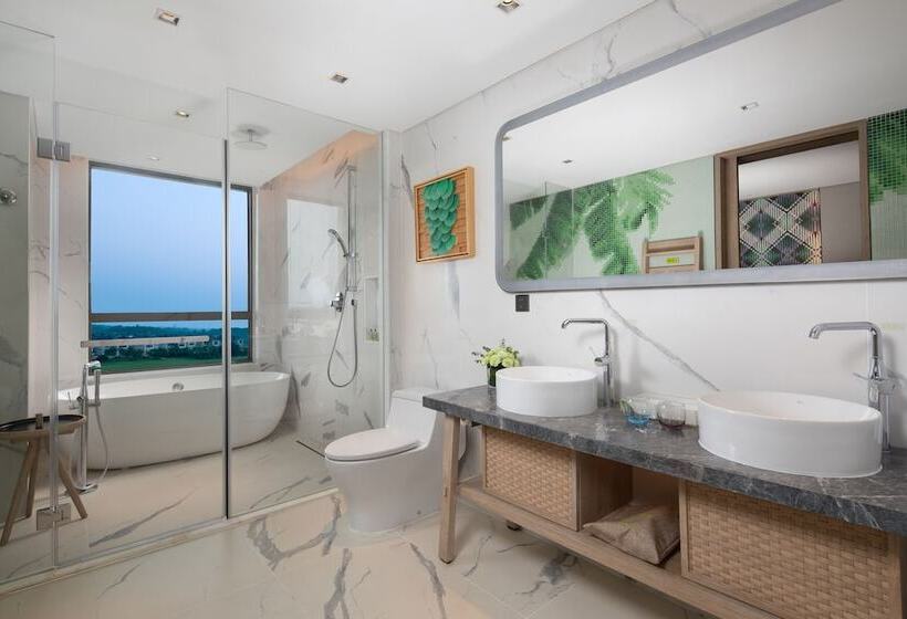 2 Bedrooms Suite 2 Bedrooms Lake View, Holiday Inn Resort Qionghai Guantang, An Ihg