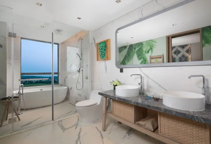 2 Bedrooms Suite 2 Bedrooms Lake View, Holiday Inn Resort Qionghai Guantang, An Ihg