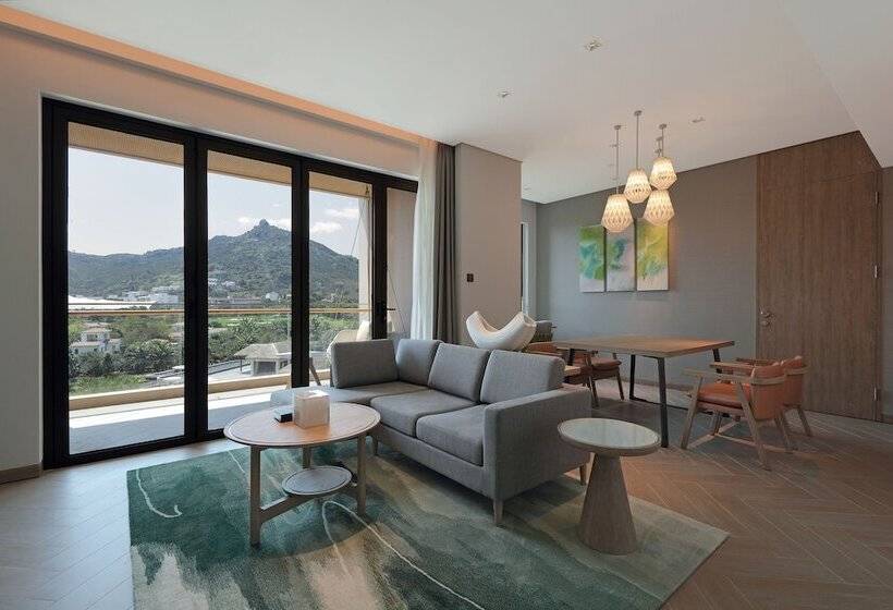 2 Bedrooms Suite 2 Bedrooms Lake View, Holiday Inn Resort Qionghai Guantang, An Ihg