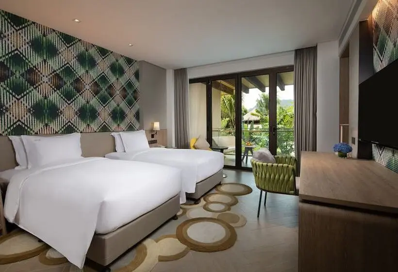 اتاق استاندارد با بالکن و چشم‌انداز باغ, Holiday Inn Resort Qionghai Guantang, An Ihg