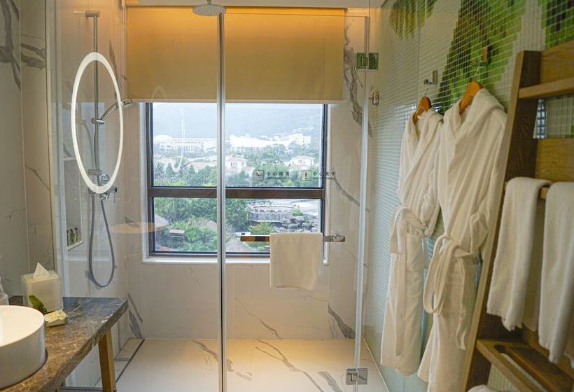 Premium room w/ mountain view, Holiday Inn Resort Qionghai Guantang, An Ihg