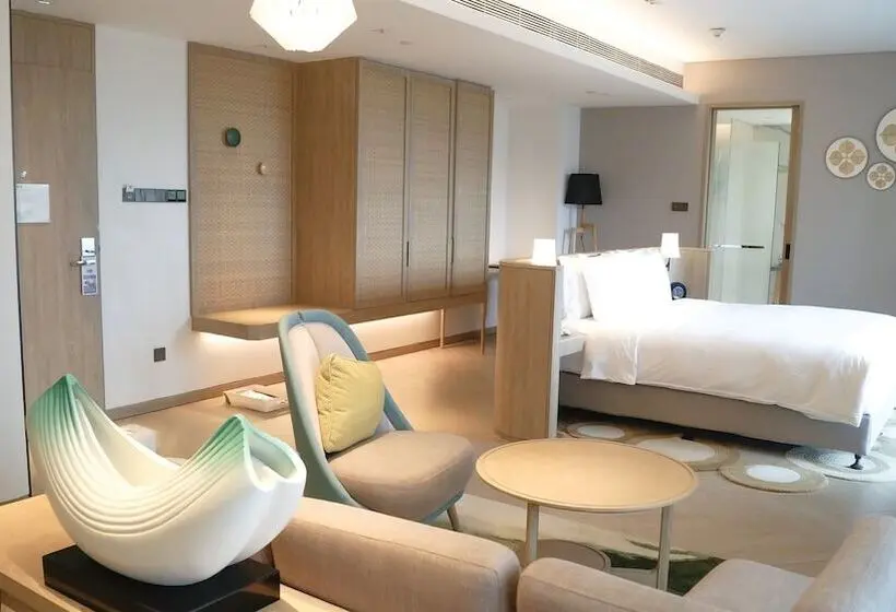 سوییت با چشم‌انداز کوه, Holiday Inn Resort Qionghai Guantang, An Ihg