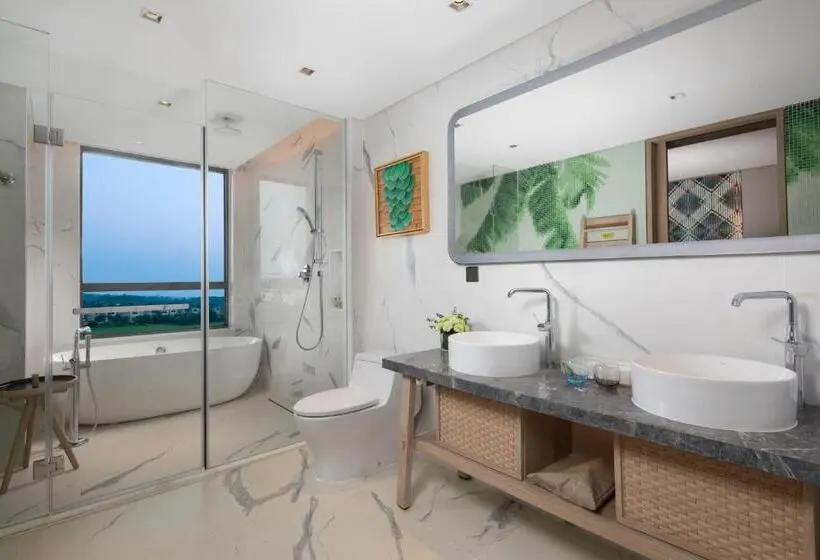 2 Bedrooms Suite 2 Bedrooms Lake View, Holiday Inn Resort Qionghai Guantang, An Ihg