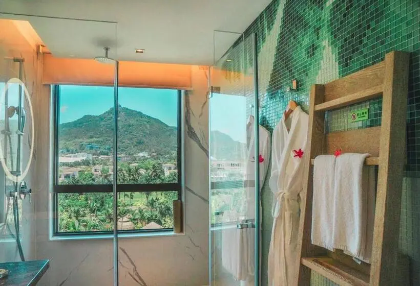 Premium room w/ mountain view, Holiday Inn Resort Qionghai Guantang, An Ihg