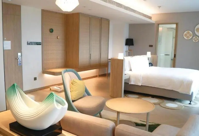 سوییت با چشم‌انداز کوه, Holiday Inn Resort Qionghai Guantang, An Ihg