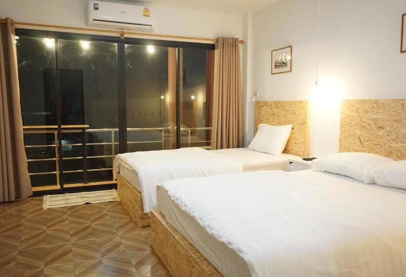 סטודיו משפחתי, Khoksametchunhostel