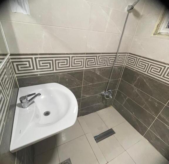 اتاق استاندارد سه نفره, Al Deyafa