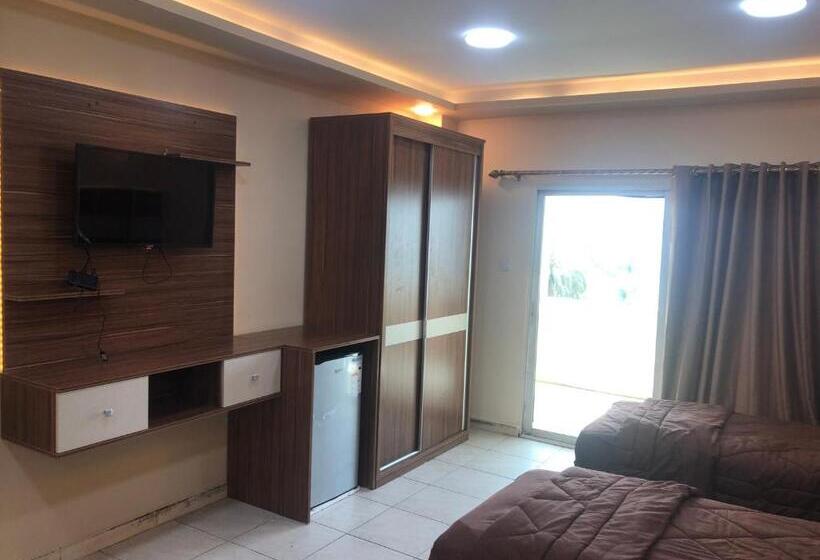 اتاق استاندارد چهار تخته با چشمانداز دریا, Al Deyafa