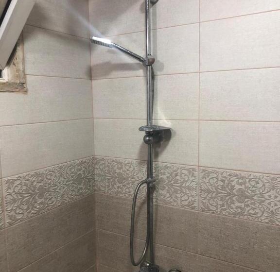 اتاق استاندارد چهار تخته, Al Deyafa