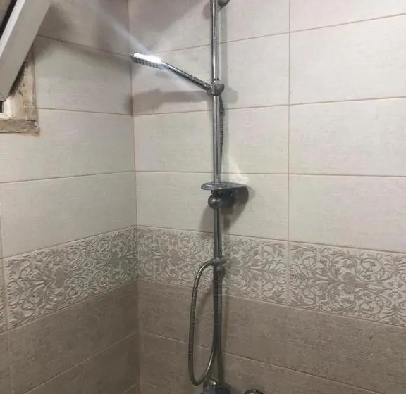 اتاق استاندارد چهار تخته, Al Deyafa
