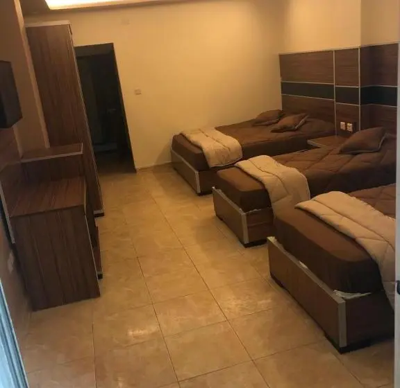اتاق استاندارد چهار تخته, Al Deyafa