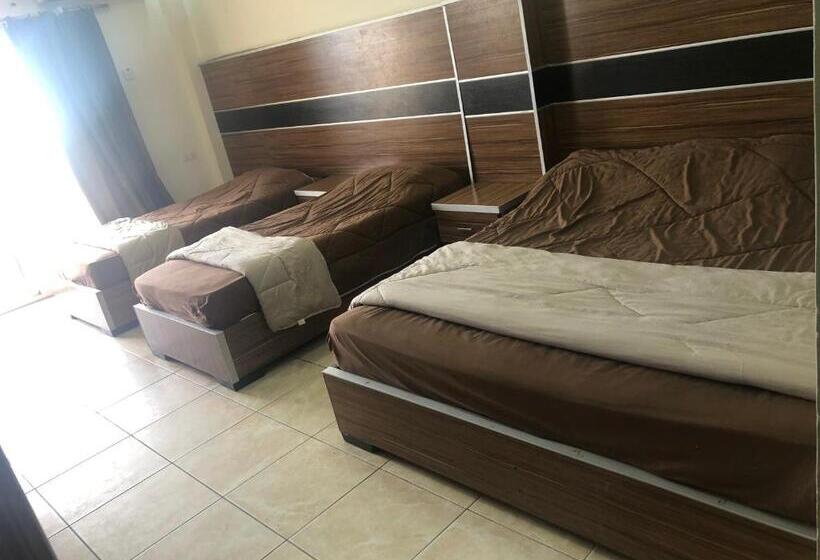 اتاق استاندارد چهار تخته, Al Deyafa