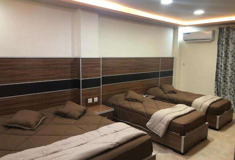 اتاق استاندارد چهار تخته, Al Deyafa