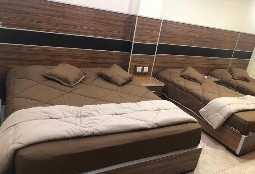 اتاق استاندارد چهار تخته, Al Deyafa