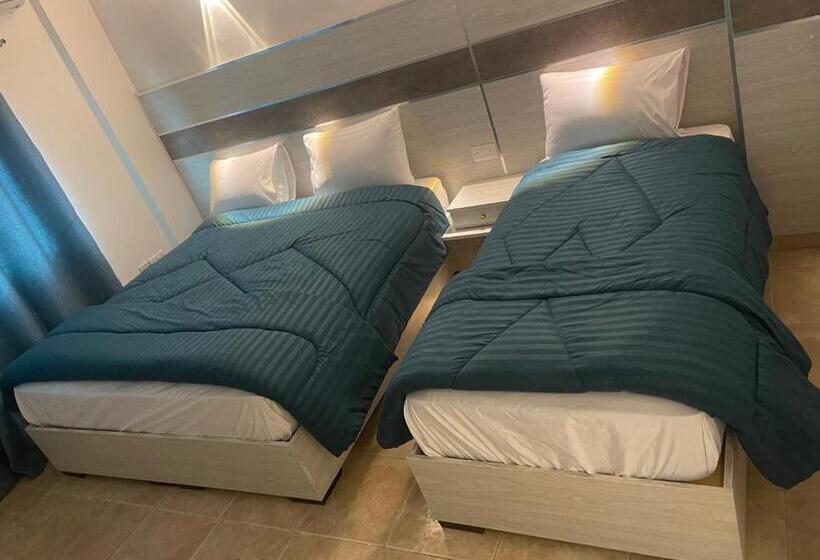 اتاق لوکس سه تخته, Al Deyafa