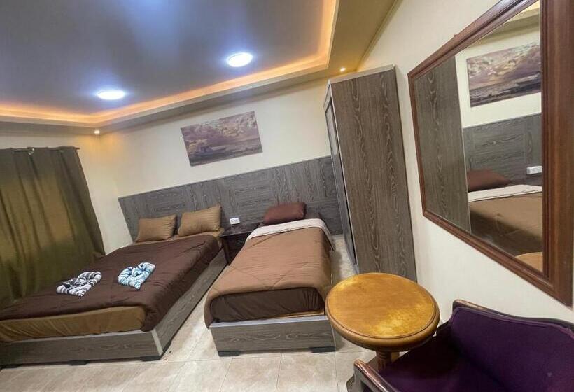 اتاق استاندارد سه نفره, Al Deyafa