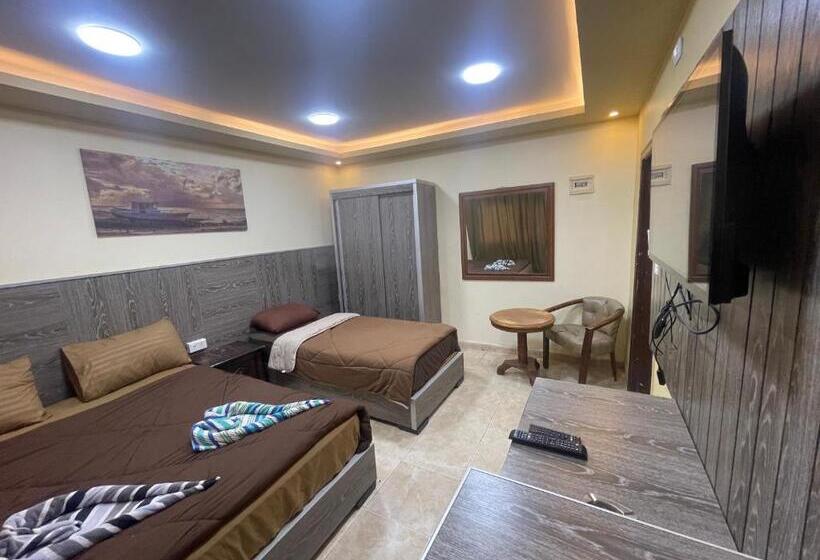 اتاق استاندارد سه نفره, Al Deyafa