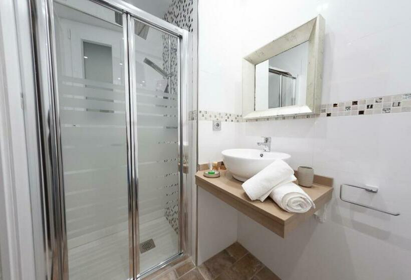 اتاق استاندارد, Hercules Boutique