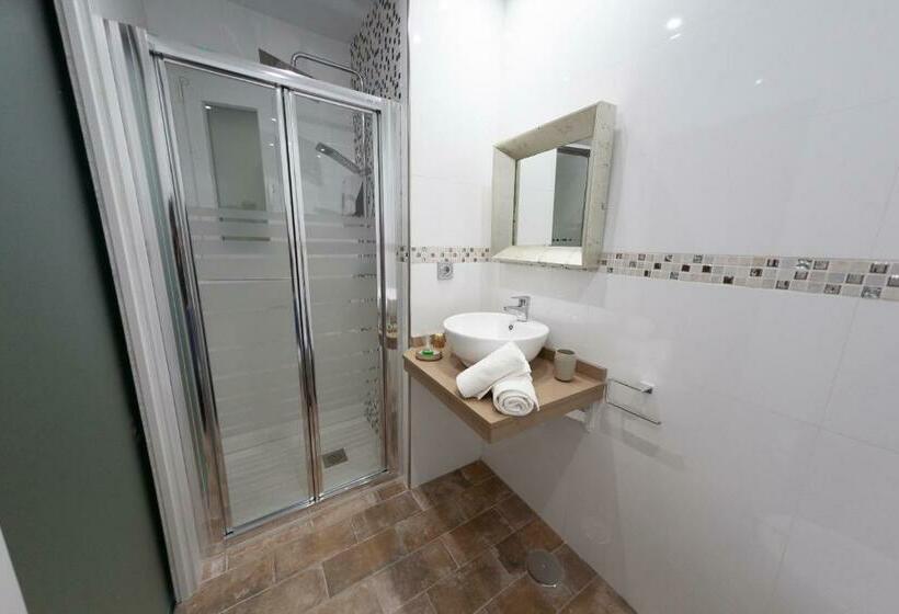 חדר סטנדרט, Hercules Boutique