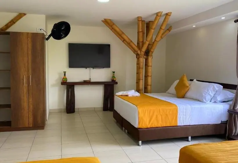 Perhehuone, La Victoria Hotel Campestre