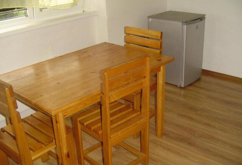 Huoneisto 1 Makuuhuone, Ubytovanie Danube