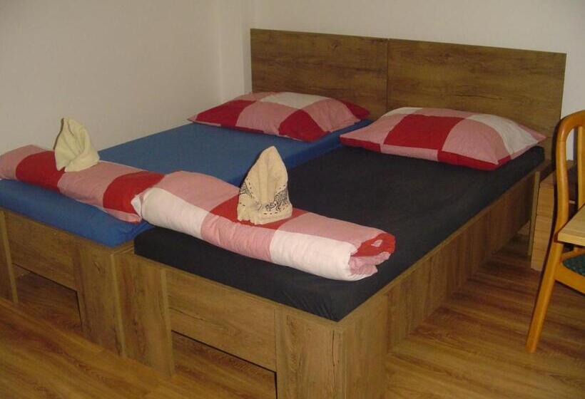 Huoneisto 2 Makuuhuonetta, Ubytovanie Danube