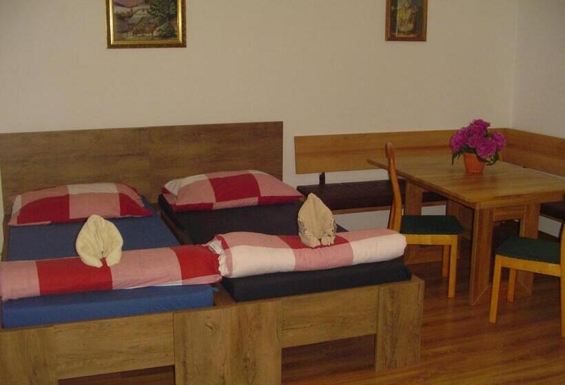 Huoneisto 2 Makuuhuonetta, Ubytovanie Danube