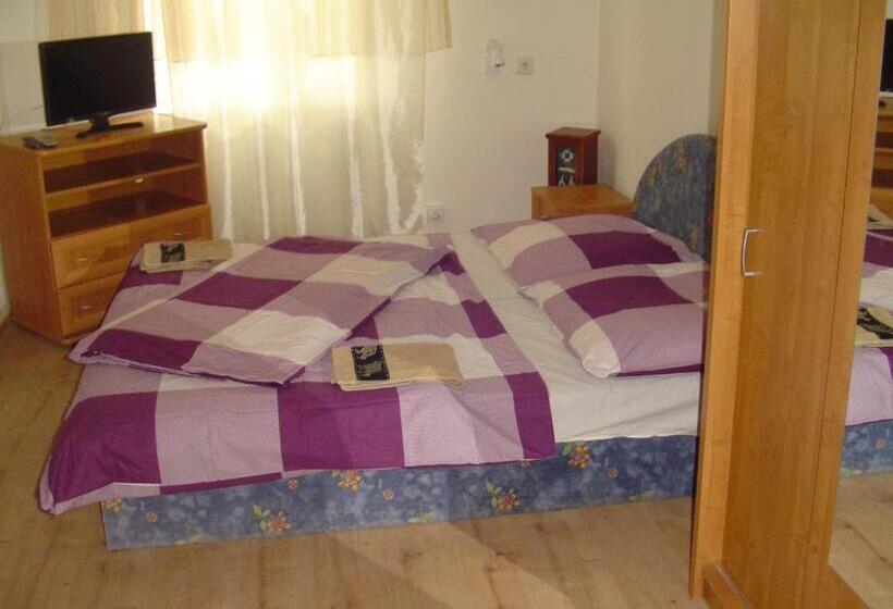 Huoneisto 1 Makuuhuone, Ubytovanie Danube