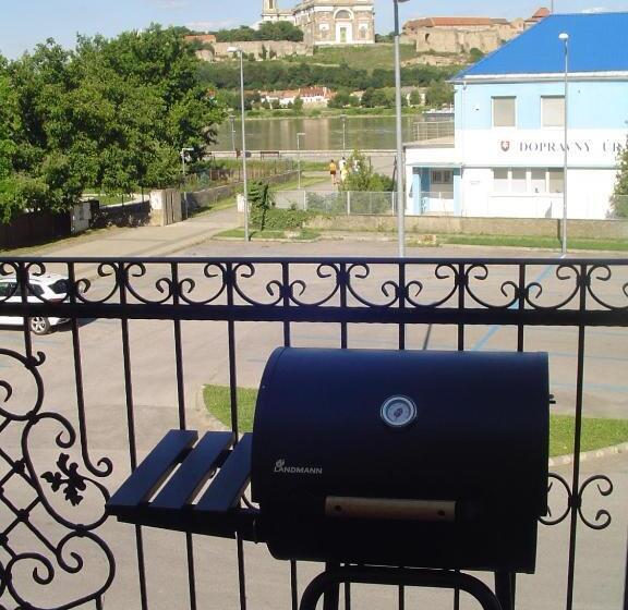 1 Bedroom Apartment Lake View, Ubytovanie Danube