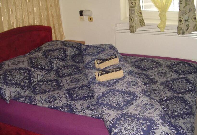 1 Bedroom Apartment Lake View, Ubytovanie Danube