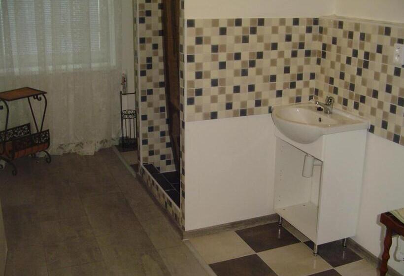 1 Bedroom Apartment Lake View, Ubytovanie Danube