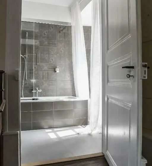 デラックススイート, Manoir De La Côte Dieu