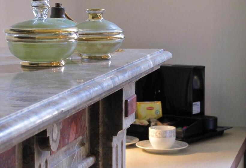 패밀리 룸, B&b La Corderie