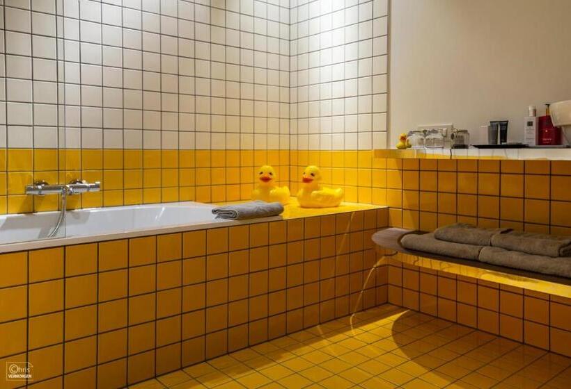 패밀리 룸, B&b La Corderie