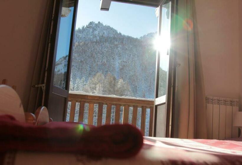 キングサイズベッドのスタンダードルーム, Al Foiron